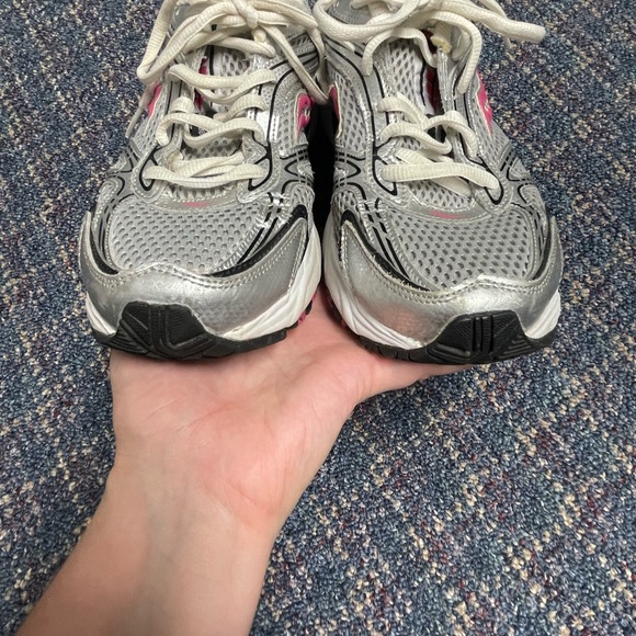 Preloved Women’s Saucony Oasis Running Shoes size 8.5 - Picture 11 of 16